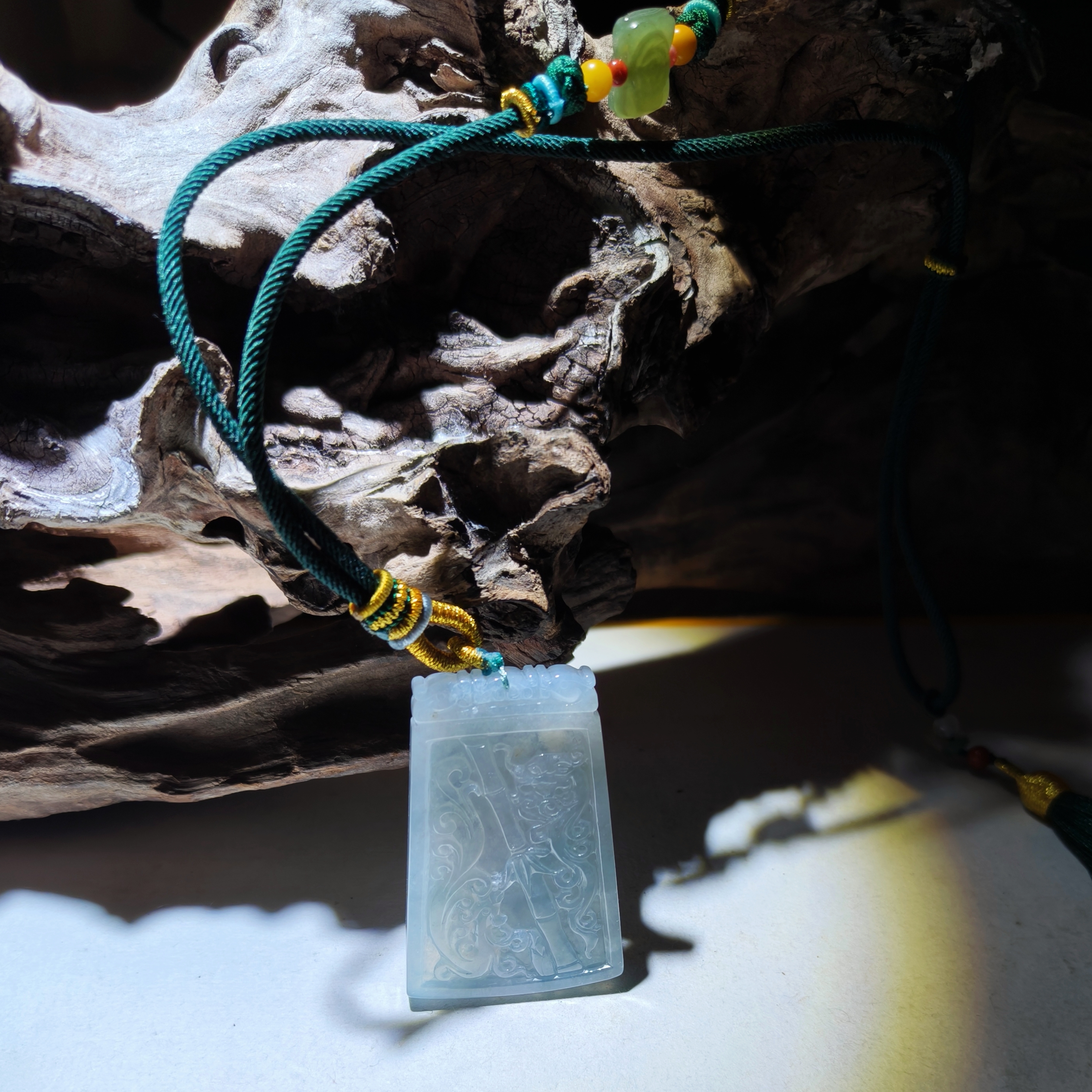 非金属吊坠 宠粉  兰竹 手工  双面雕 珍藏   配证书