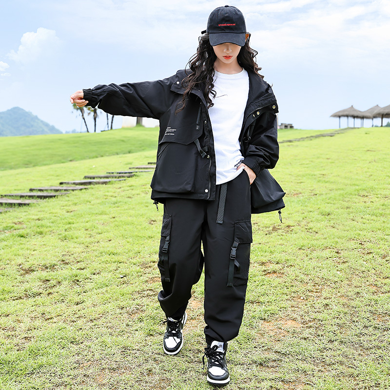 女童工装裤套装春秋2023新款中大童连帽冲锋衣秋装儿童8-15岁风衣