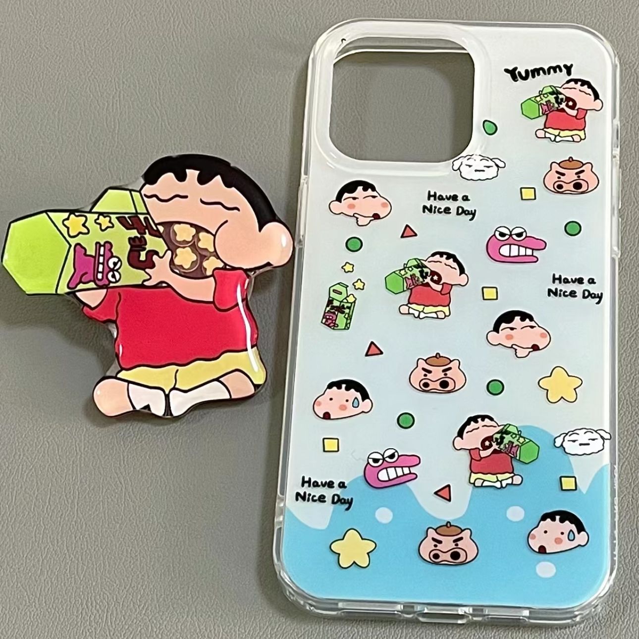 蜡笔小新吃饼干支架苹果手机壳卡通创意iphone14/15手机保护壳