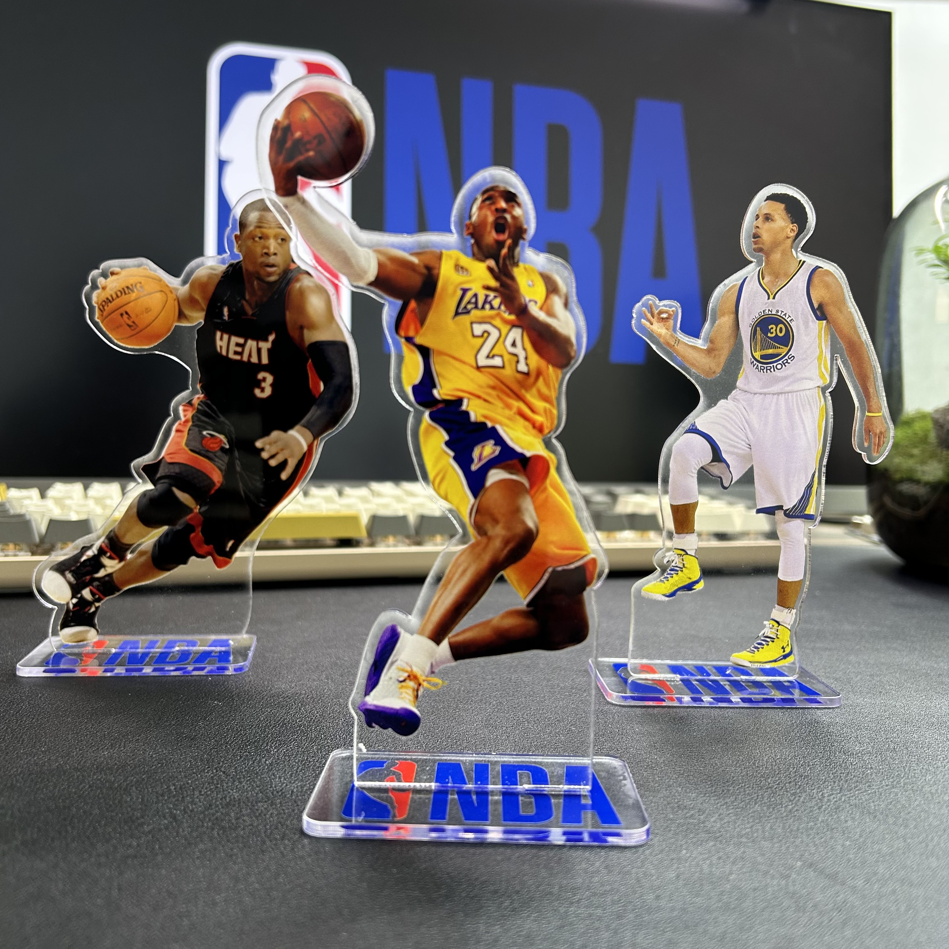 NBA球星周边科比立牌男生礼物篮球创意桌面小摆件库里詹姆斯手办