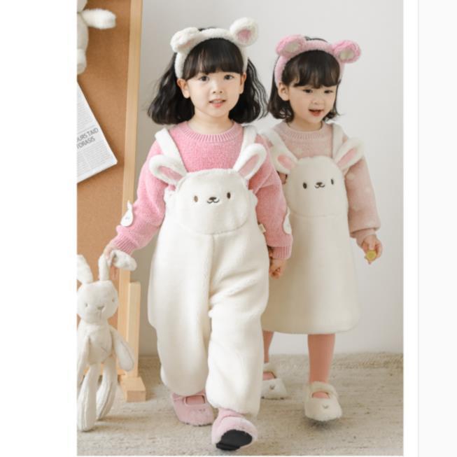 【YOEHYAUL幼悠】Q2647幼悠旋转贴布绣毛绒绒甜心奶兔背带裤
