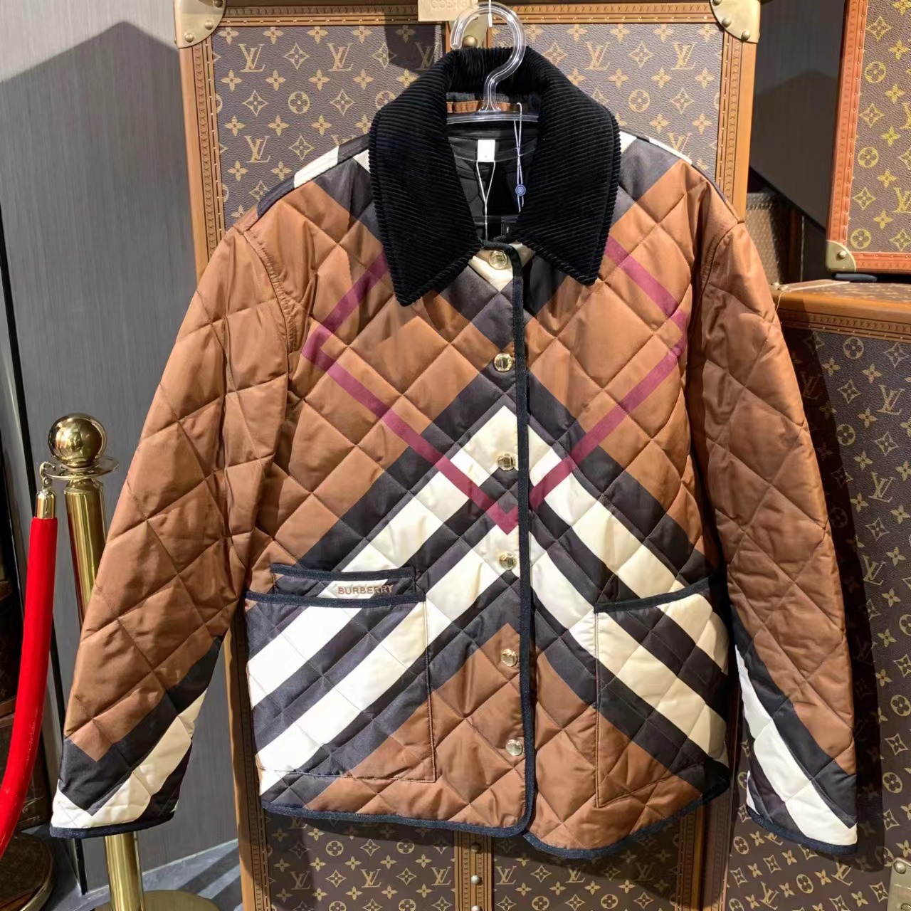 95新 BURBERRY/博柏利 安洁利严选羽绒服/YK0109828