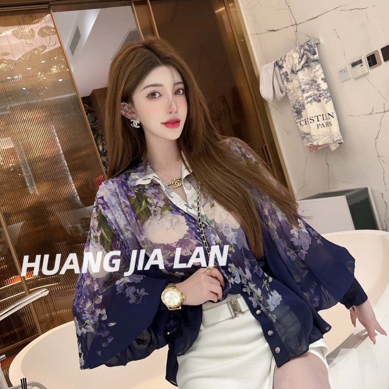 蓝蓝推荐 【欲欲幽兰】v领时尚气质夏季渐变蓝色花衬衫 C2060048H