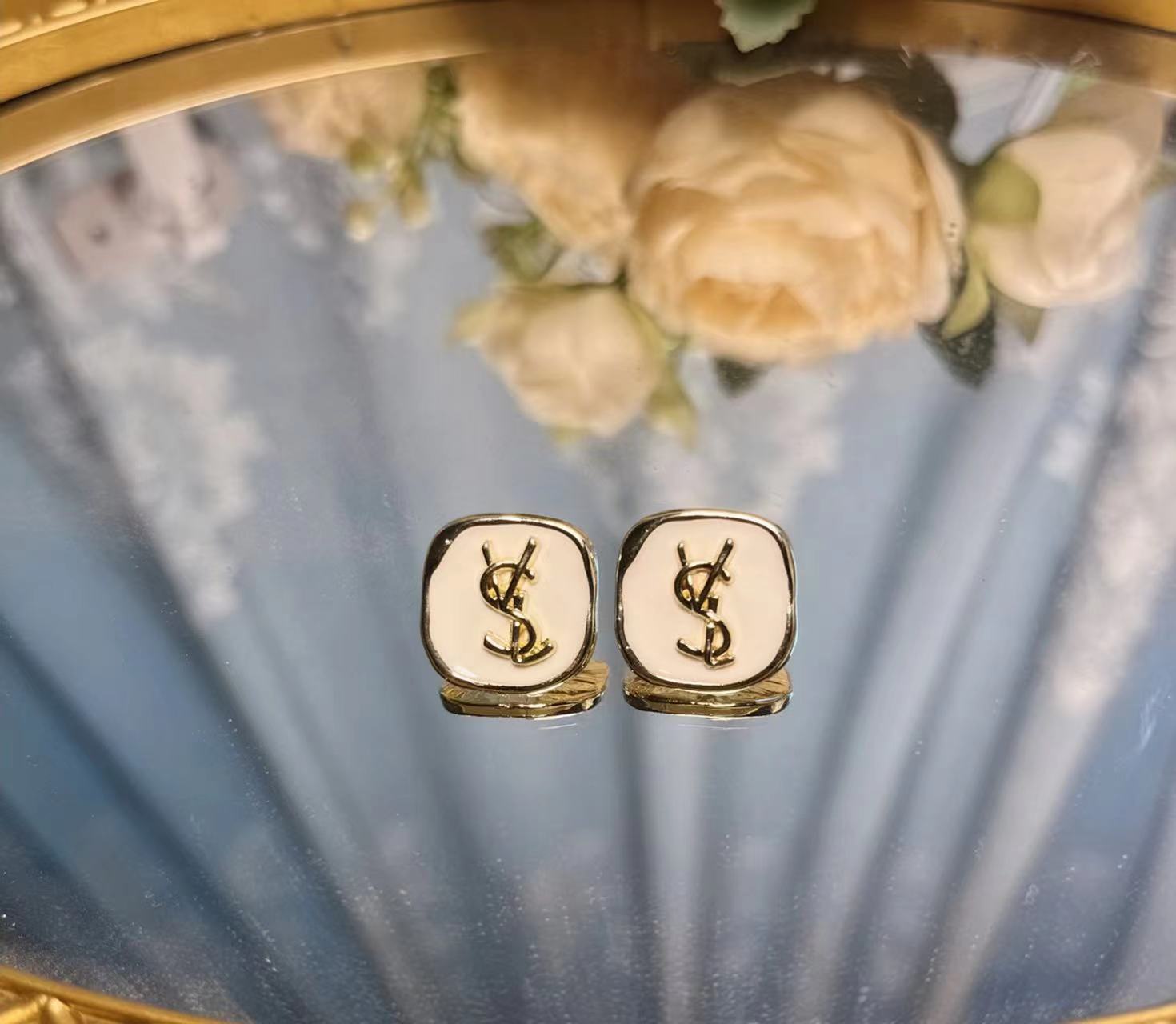 铜合金耳饰 轻奢不规则方形时尚百搭字母耳环耳饰 S010