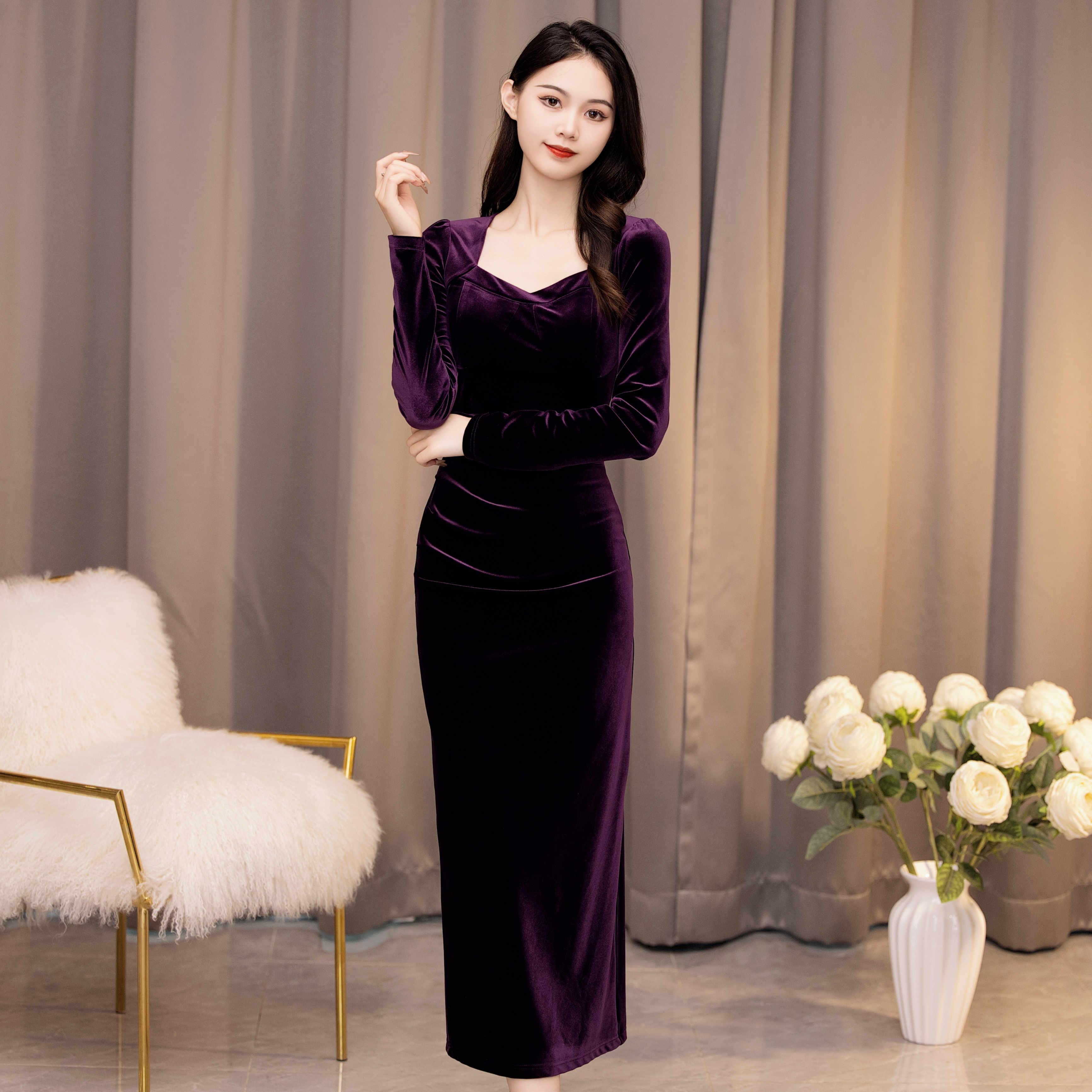 QIQI【紫夜精灵】秋款法式高级显瘦修身丝绒连衣裙（长款）-36841