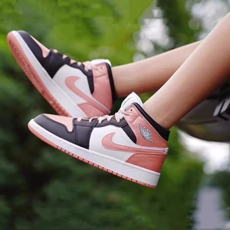 Nike/耐克 Air Jordan 1 Mid GS中帮休闲运动篮球鞋DM9077-108