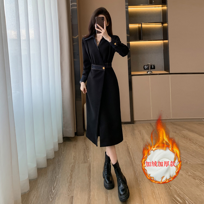 高档黑色长袖连衣裙女秋冬高级感收腰显瘦气质赫本风长款加绒裙子