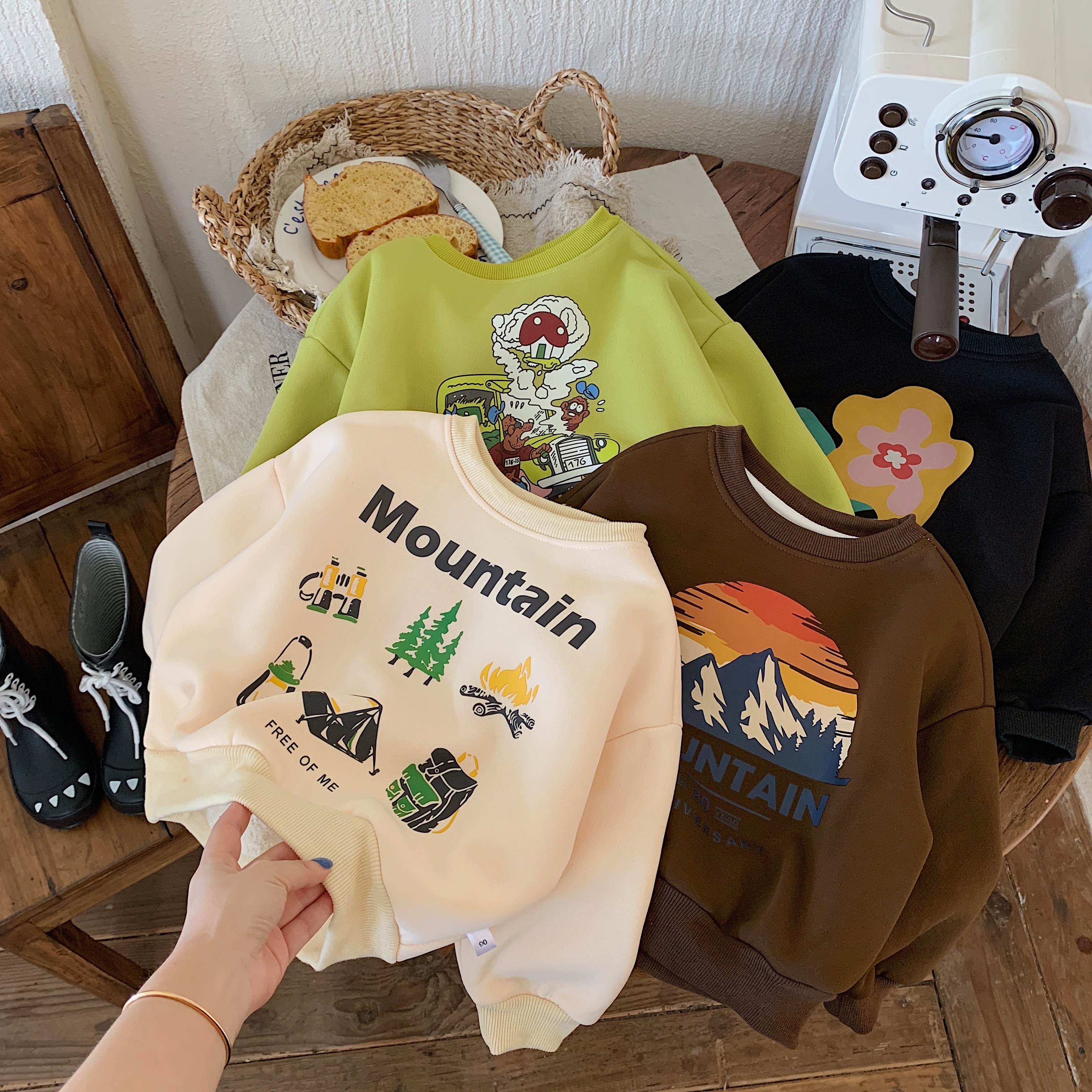 儿童加绒卫衣秋季新款童装男童女童卡通印花长袖洋气百搭上衣