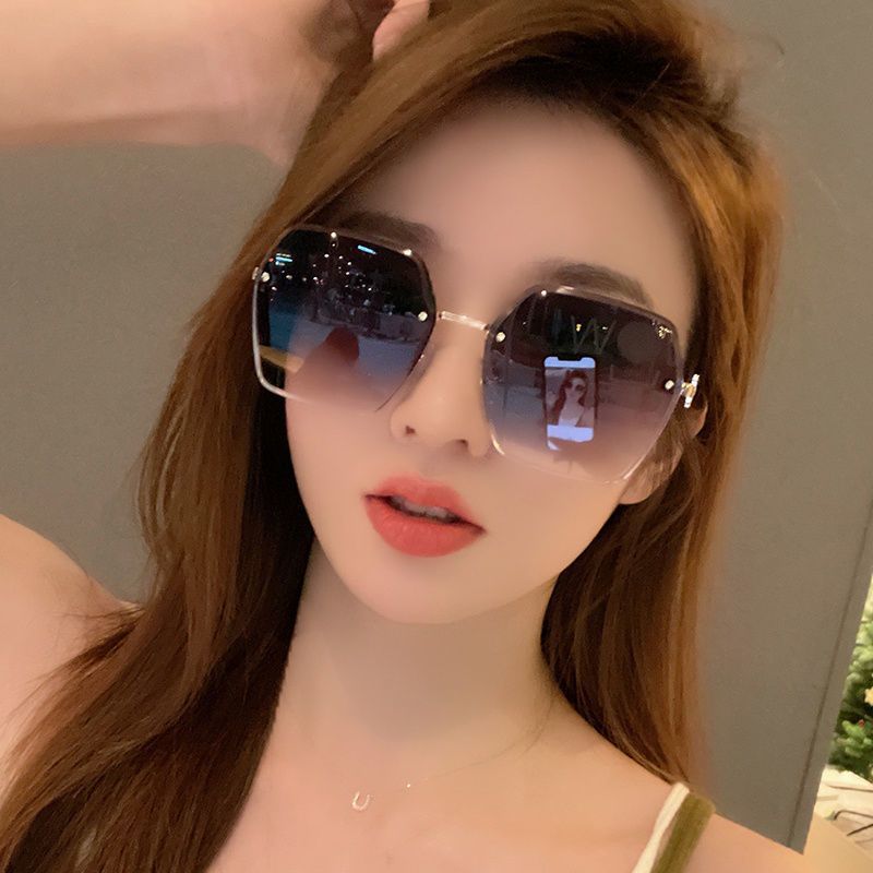 墨镜高级感ins夏女款防晒大脸显瘦无边框情侣太阳眼镜男开车专用