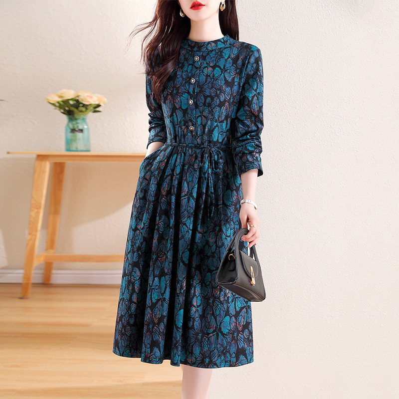 9958新款连衣裙秋冬高级感收腰显瘦小众圆领花色长袖连衣裙