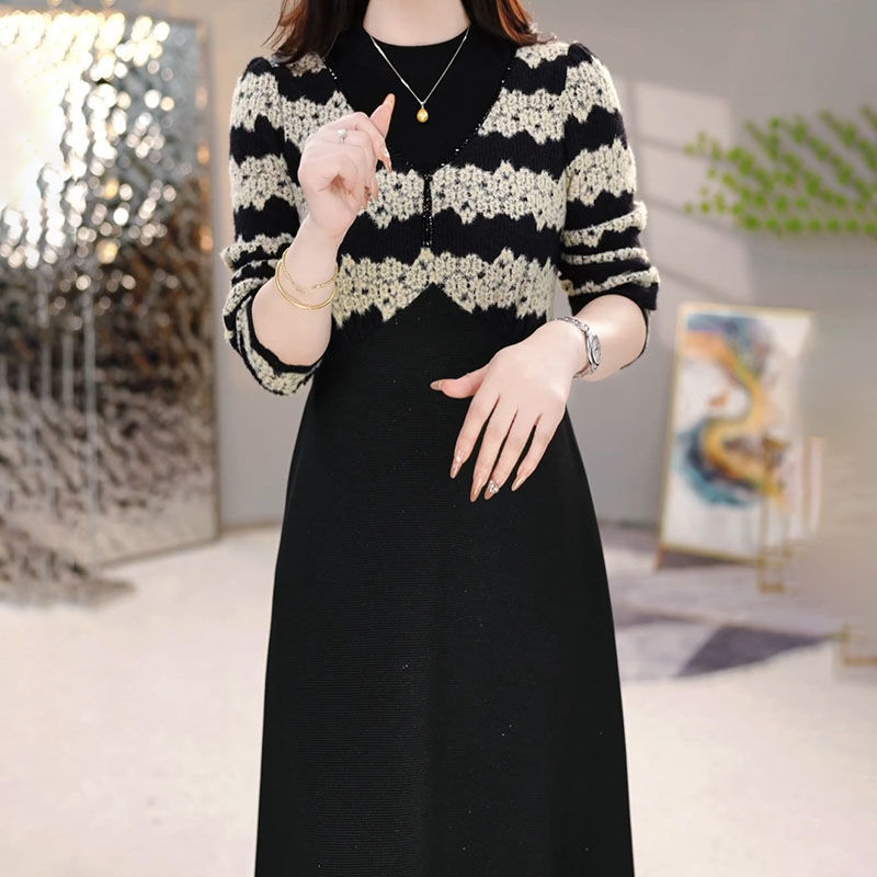 高端时尚气质洋气减龄长袖圆领连衣裙女2023秋季新款贵夫人打底裙