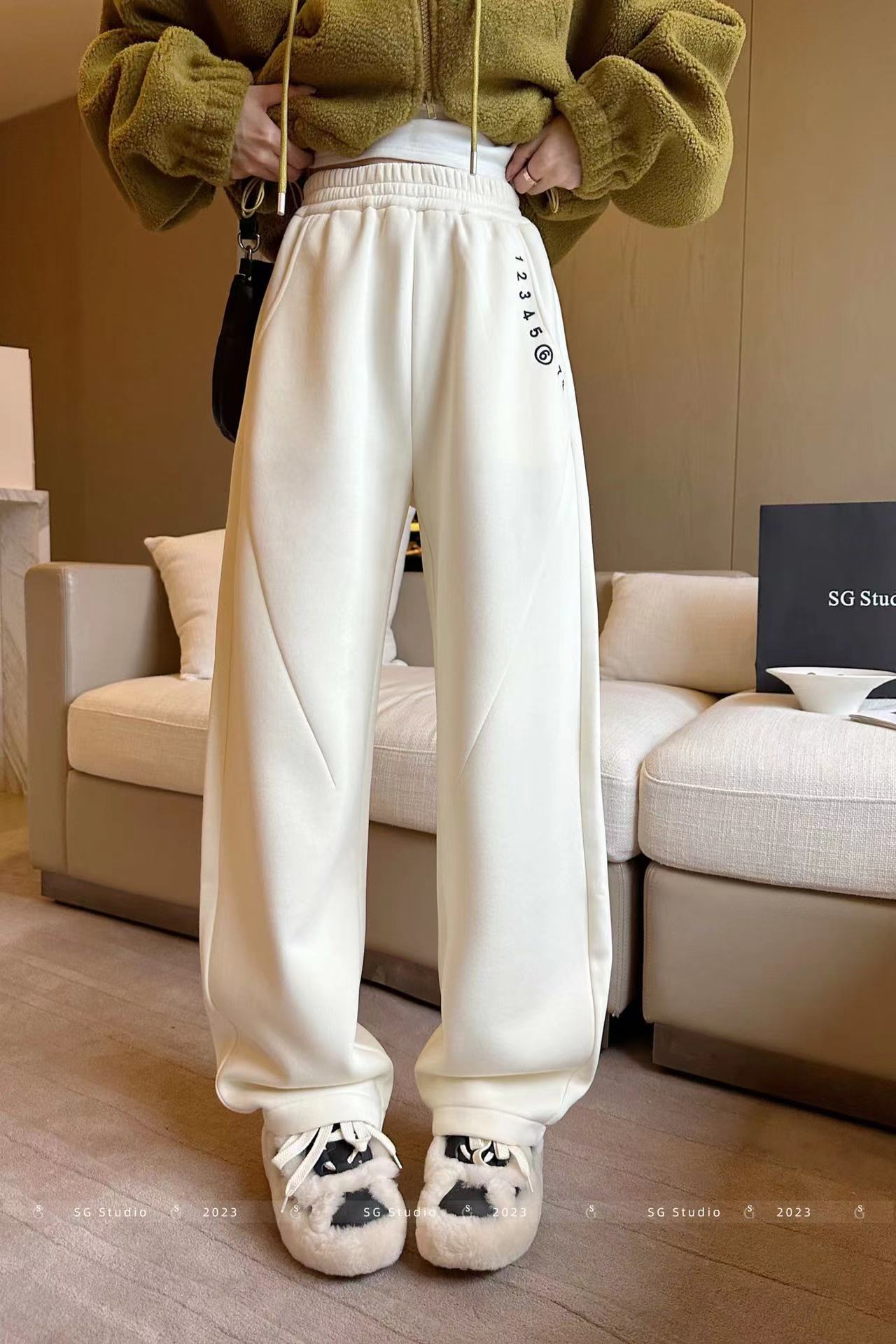 2023秋冬新款加绒加厚弯刀卫裤女直筒高腰显瘦百搭慵懒感裤子