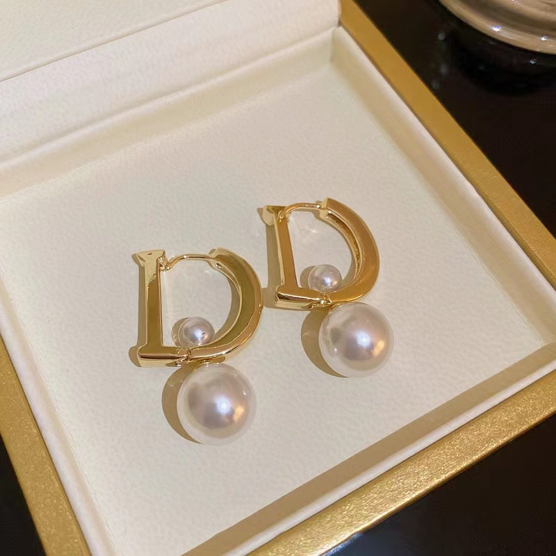 合金耳饰 金色轻奢字母D耳扣一款多带式小众设计网红百搭耳饰