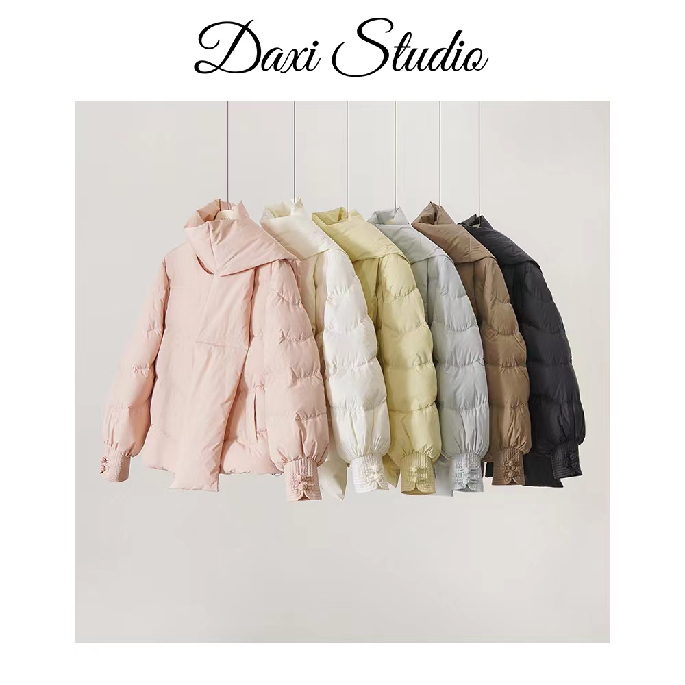 DX.DAXI【怦然心动】2023冬季新款设计感围巾款短款羽绒服1783