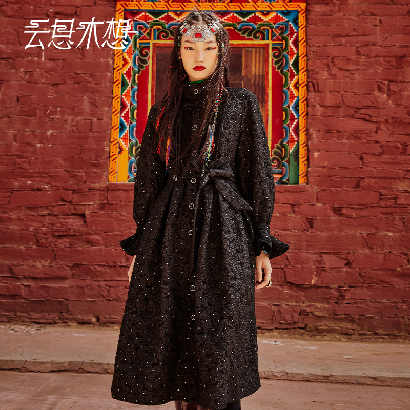 【丫头baby专属】云思木想2022冬季领口盘扣肌理外套连衣裙89984