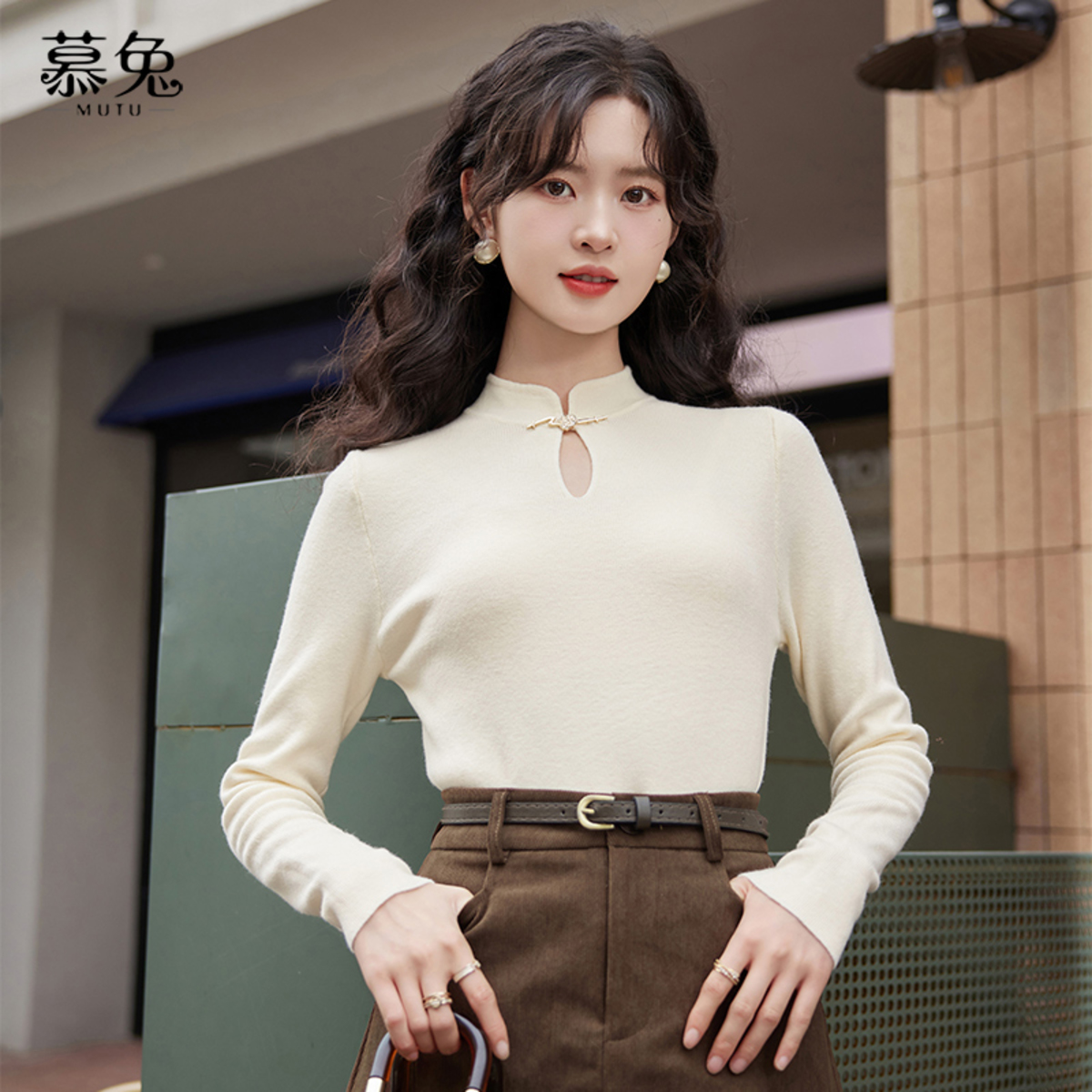 慕兔【粉丝专属】14064新中式半高领针织衫女秋季款修身内搭打底衫