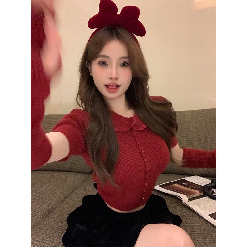红色娃娃领针织衫秋冬2023新款甜辣风短款长袖毛衣女装设计感上衣