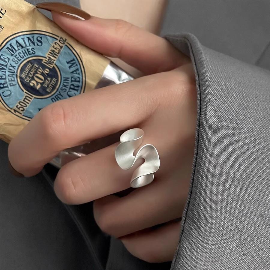 铜合金戒指 佛罗伦萨风宫廷复古戒指女2023新款磨砂花边个性指环