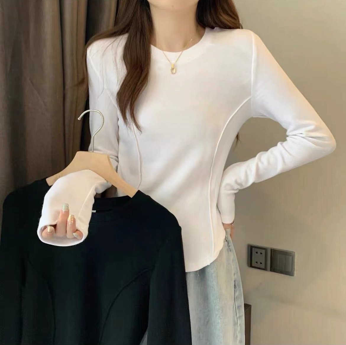 显瘦设计感燕尾立体打底衫长袖女秋季修身显瘦百搭纯色圆领Y024