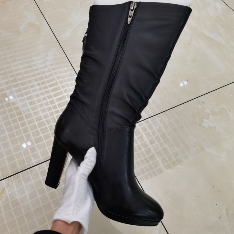 3号店 正常尺码 时装女靴 女靴  KA82918 010