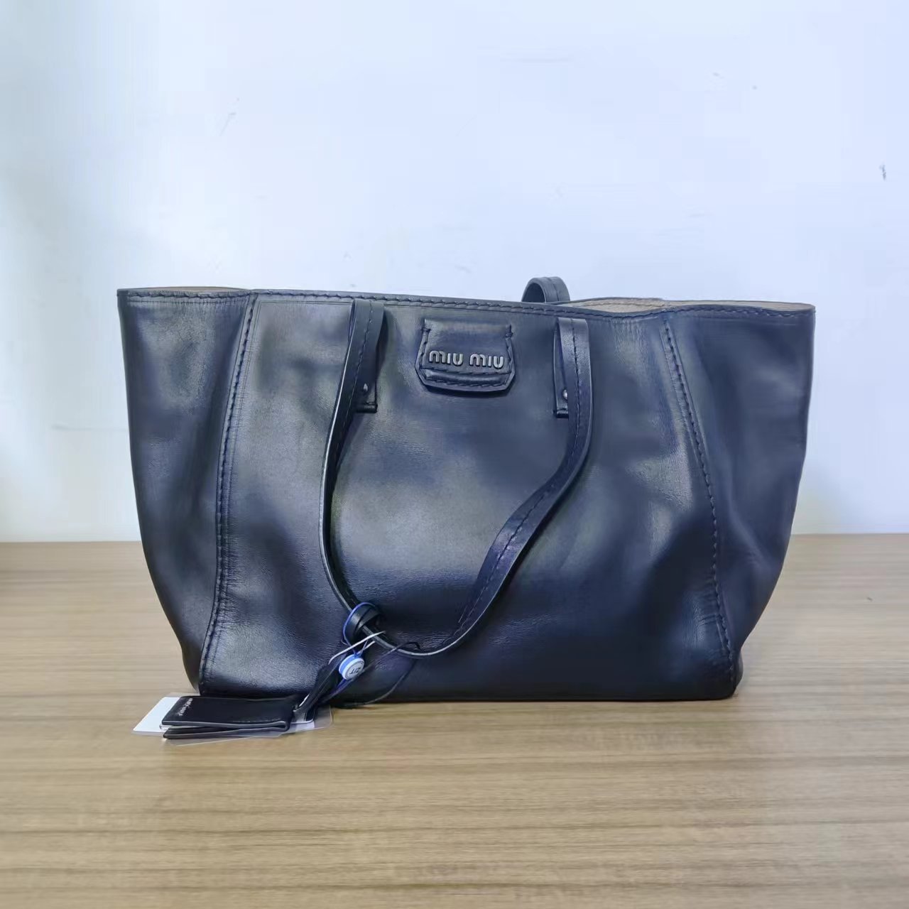 95新  【桔夕天歌】B15 miumiu 黑色托特包