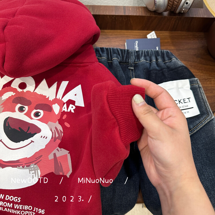 女童加绒卫衣秋冬儿童新款2023时髦洋气连帽外套女宝宝加厚上衣潮