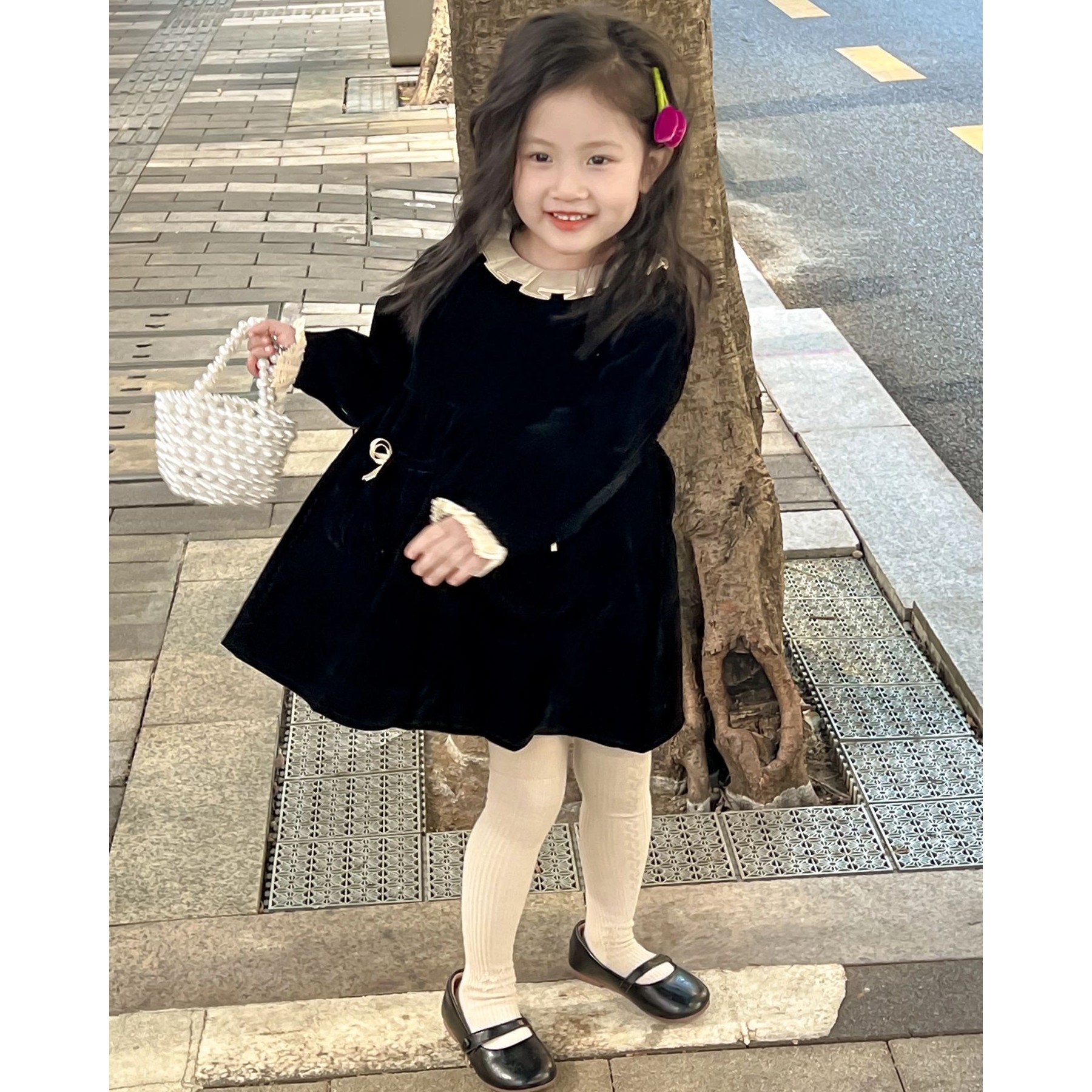 壹妈韩版童装女童冬季赫本风裙子小女孩洋气小香风黑色丝绒连衣裙
