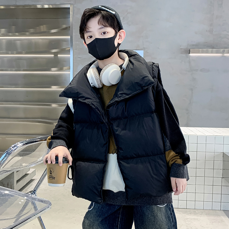 男童羽绒马甲秋冬装2023新款儿童装坎肩白鸭绒外套中大童炸街时髦