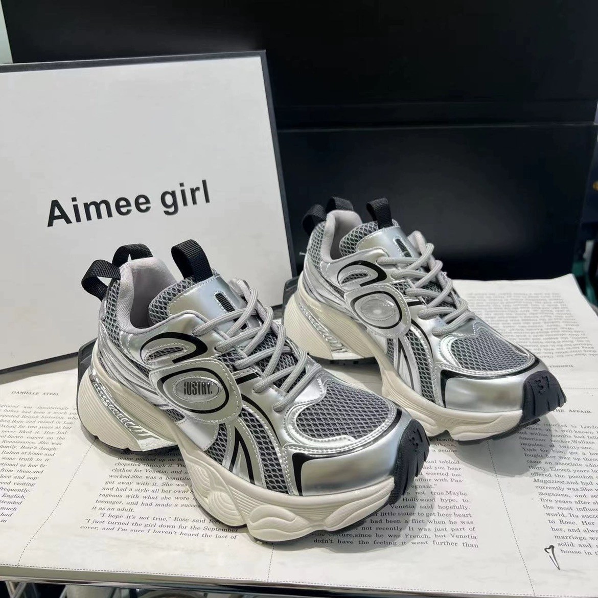 【鞋子】3026-网红潮牌显脚小老爹鞋女新款爆款运动鞋女（CK）