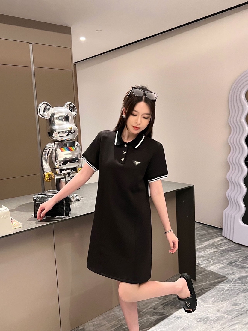 简爱女装 倒三角标连衣裙polo领小个子显瘦纯欲法式气质 5159