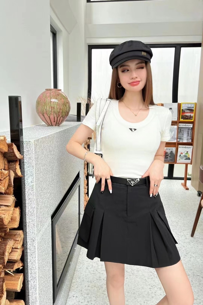 简爱女装 三角标设计感口袋工装半身裙 5075