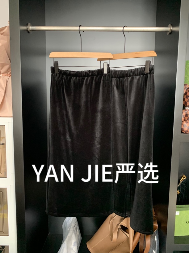 【艳姐·严选】加绒新款·韩版宽松丝绒后开叉半身裙