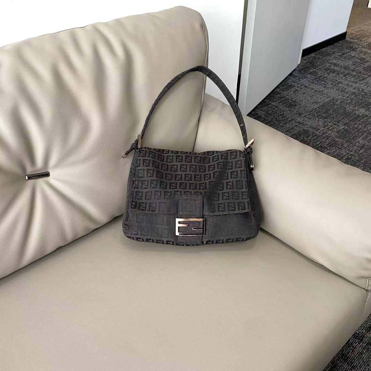 95新 FENDI/芬迪 大有/Fendi 单肩包/QY0085