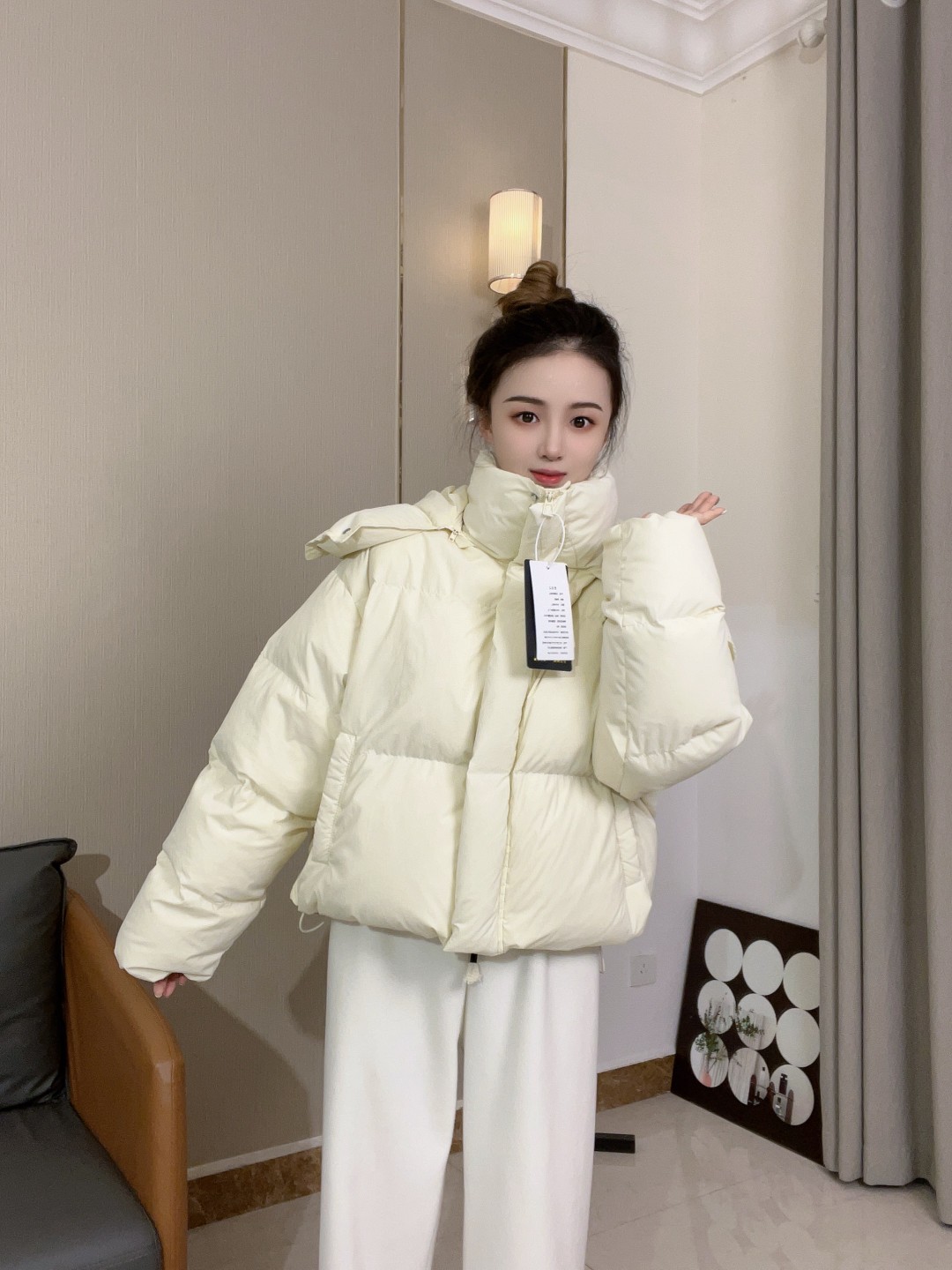 【泡芙】2024新年爆款专属女款冬季肯豆风白鸭绒连帽短款羽绒服TXH