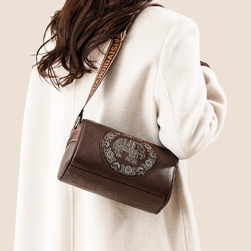 时尚百搭轻奢绣线洋气简约单肩斜挎咖色枕头包9019