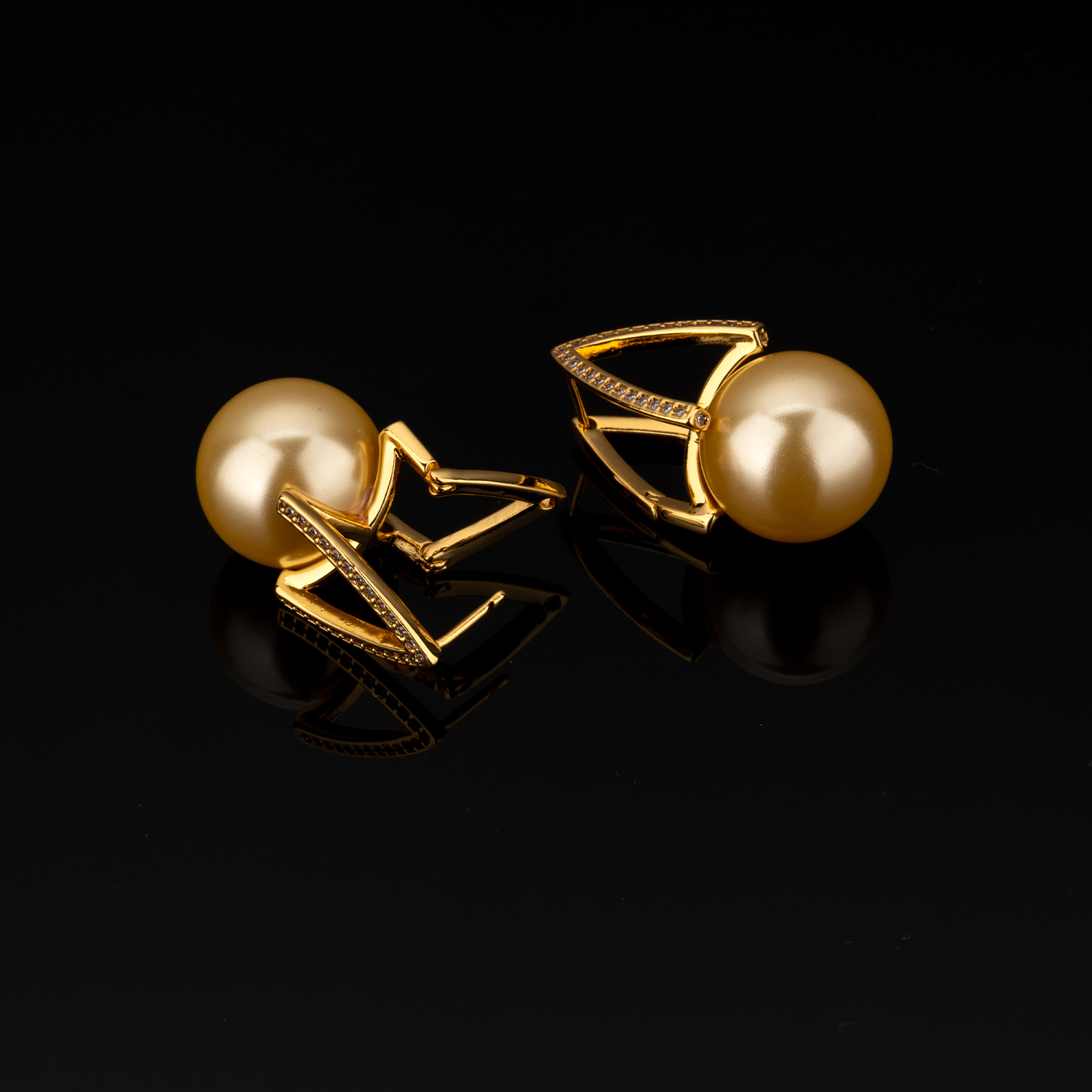 铜合金仿珍珠耳饰 31189精致时尚气质轻奢仿珍珠镶钻耳钉