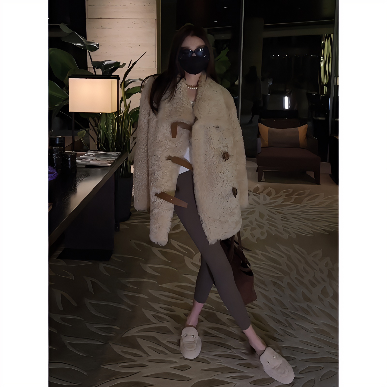 卡其色翻领羊剪绒毛毛外套女冬季轻奢洋气气质高级感皮毛一体大衣