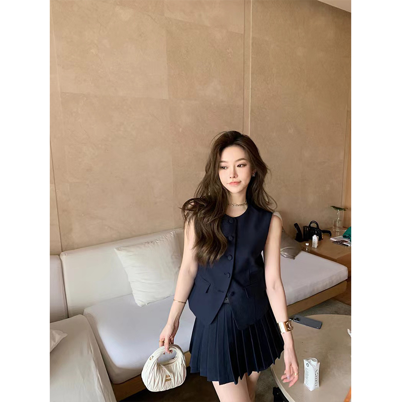 2024夏季新款法式小众老钱风无袖马甲背心上衣性感高腰百褶裙套装