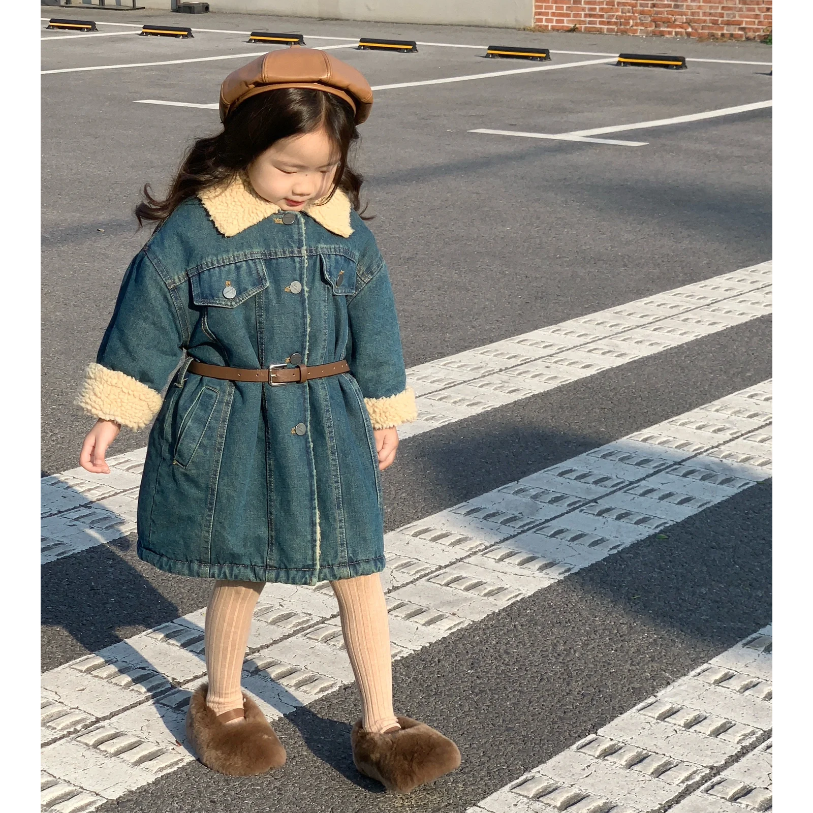 韩版童装女童冬季蓝色牛仔外套中长款洋气翻领加绒加厚羊羔绒大衣