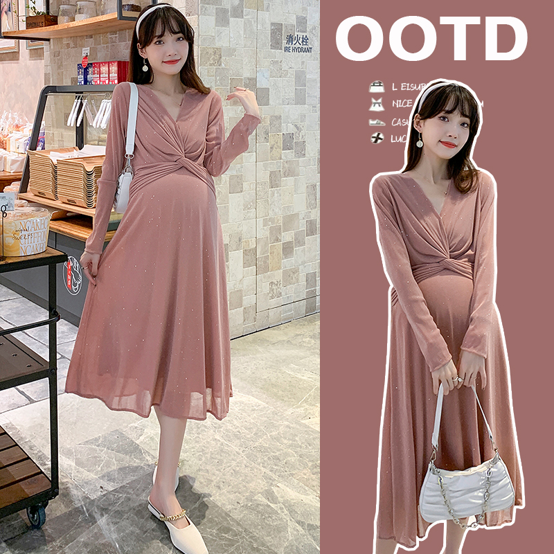 孕妇秋装连衣裙2023新款时髦秋季气质V领长裙宽松大码孕妇裙春秋
