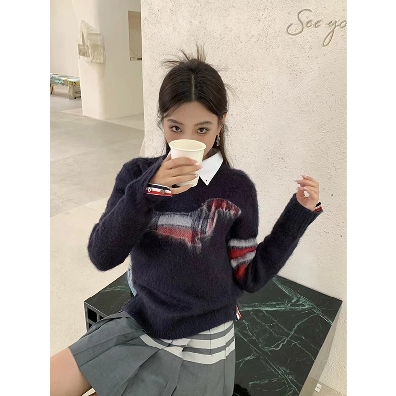 小狗四杠提花圆领套头宽松长袖马海毛针织衫女秋冬学院风百搭毛衣
