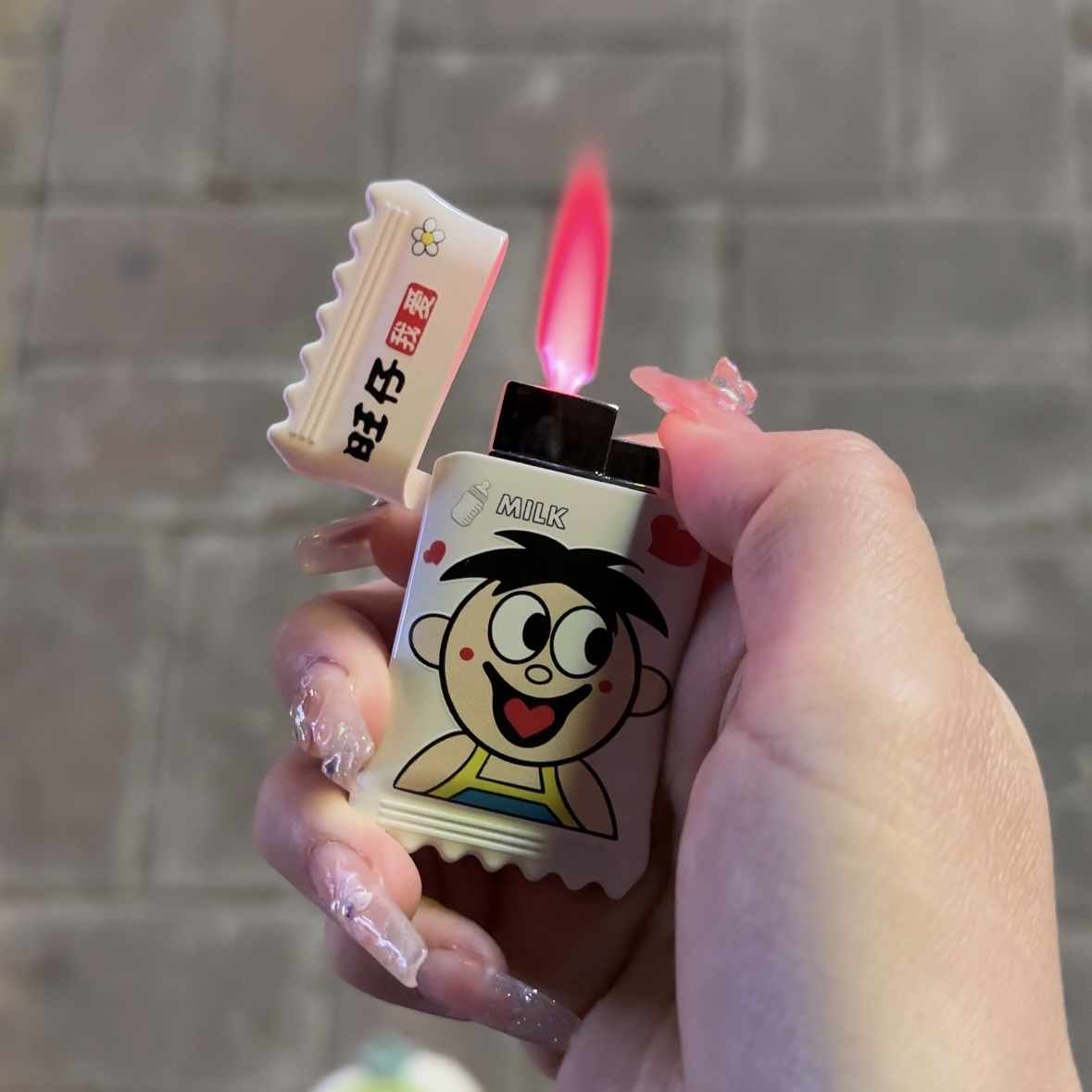 新款糖果造型粉焰防风可爱卡通塑料打火机便携小巧送男友女友闺蜜