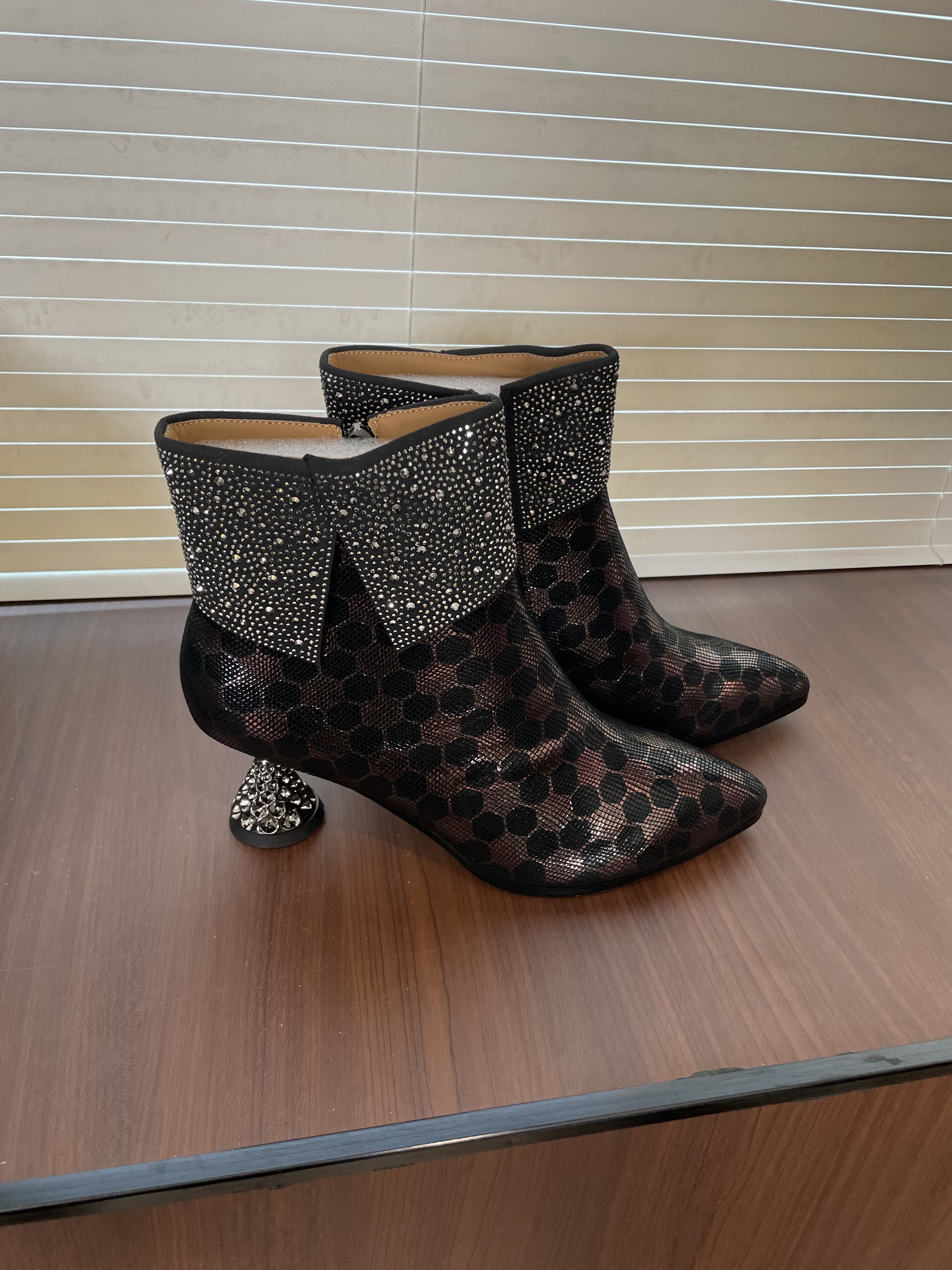 2023秋冬新款女靴真皮高跟尖头及踝靴时尚百搭细跟短靴女/832-H47