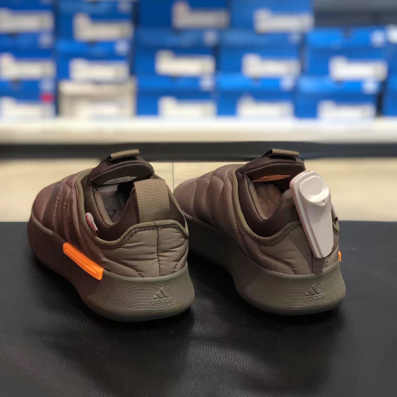 adidas Adipuff 圆头套脚保暖防滑低帮 男女同款生活休闲鞋IF4228