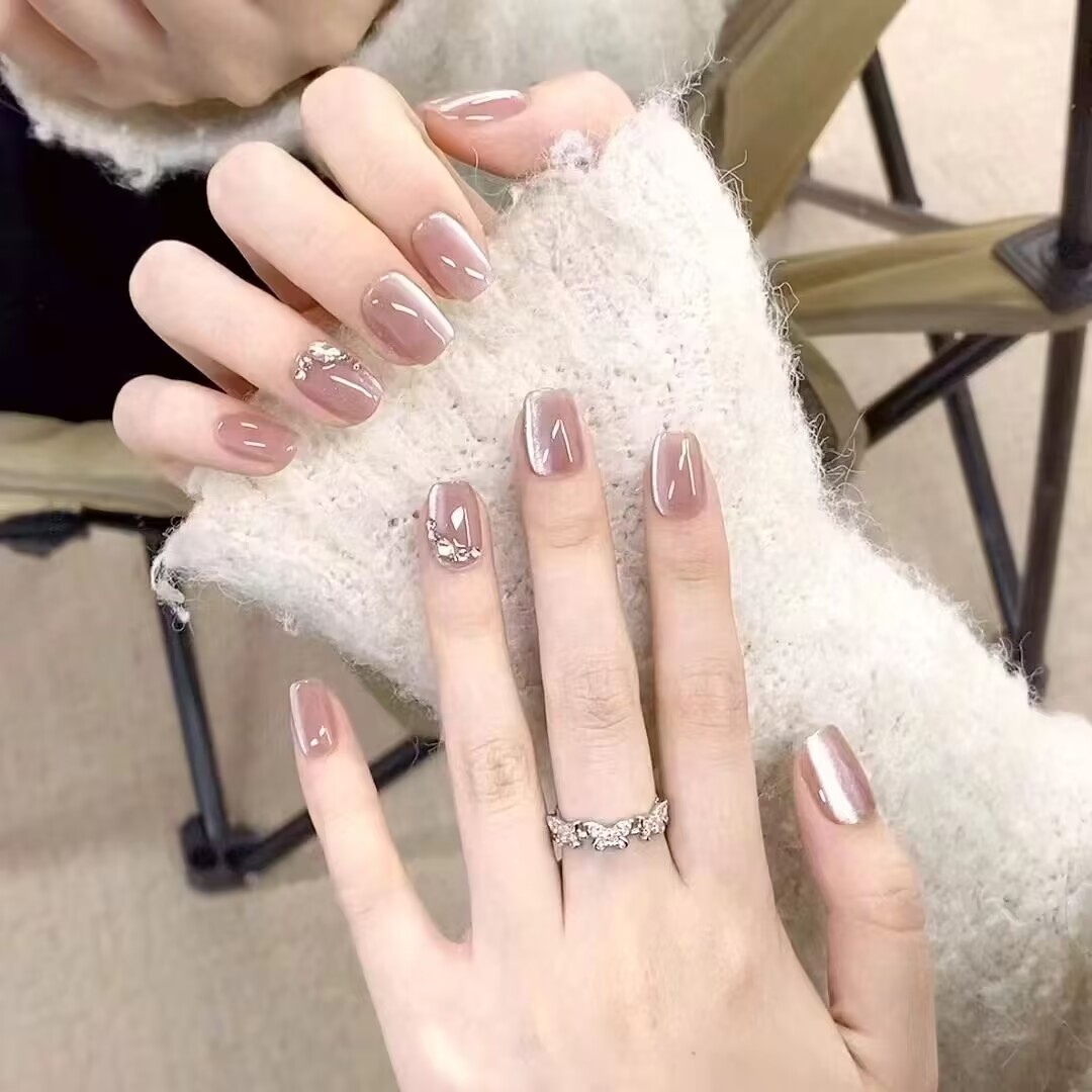 新款粉猫眼碎钻美甲贴片短款穿戴甲手指甲贴片显白款学生可拆卸甲
