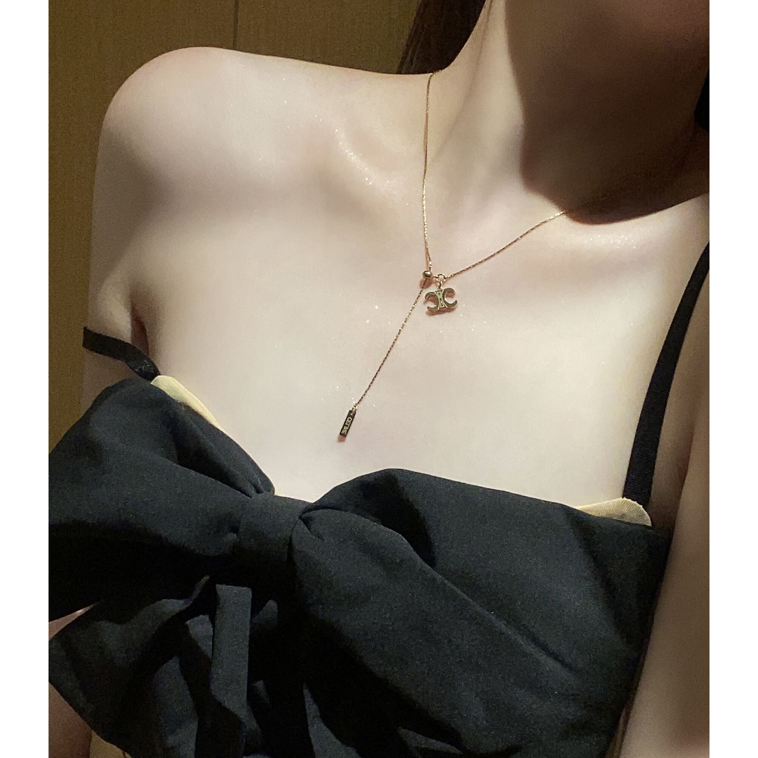 钛钢项链 抽拉式锁骨链女不掉色洗澡可戴可调节吊坠百搭时尚金色