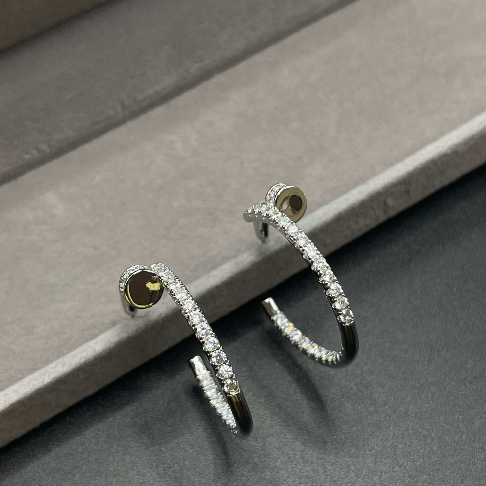 铜合金仿水晶耳饰 88-H-35-M 小众时尚轻奢甜美百搭锆石耳环 2160