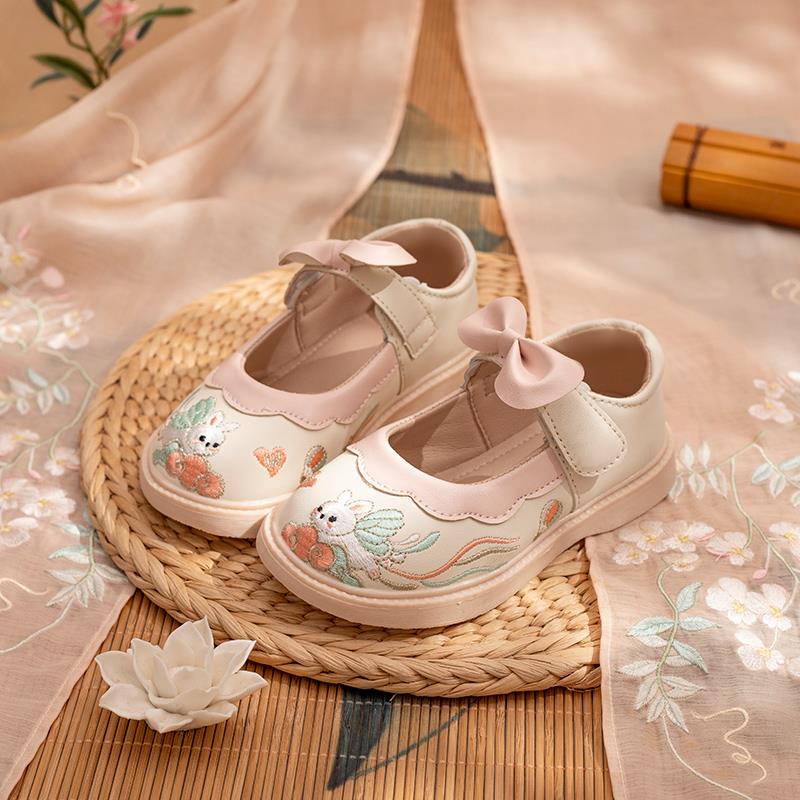 女童汉服鞋中国风可爱兔子公主皮鞋防滑宝宝儿童表演中秋绣花鞋子