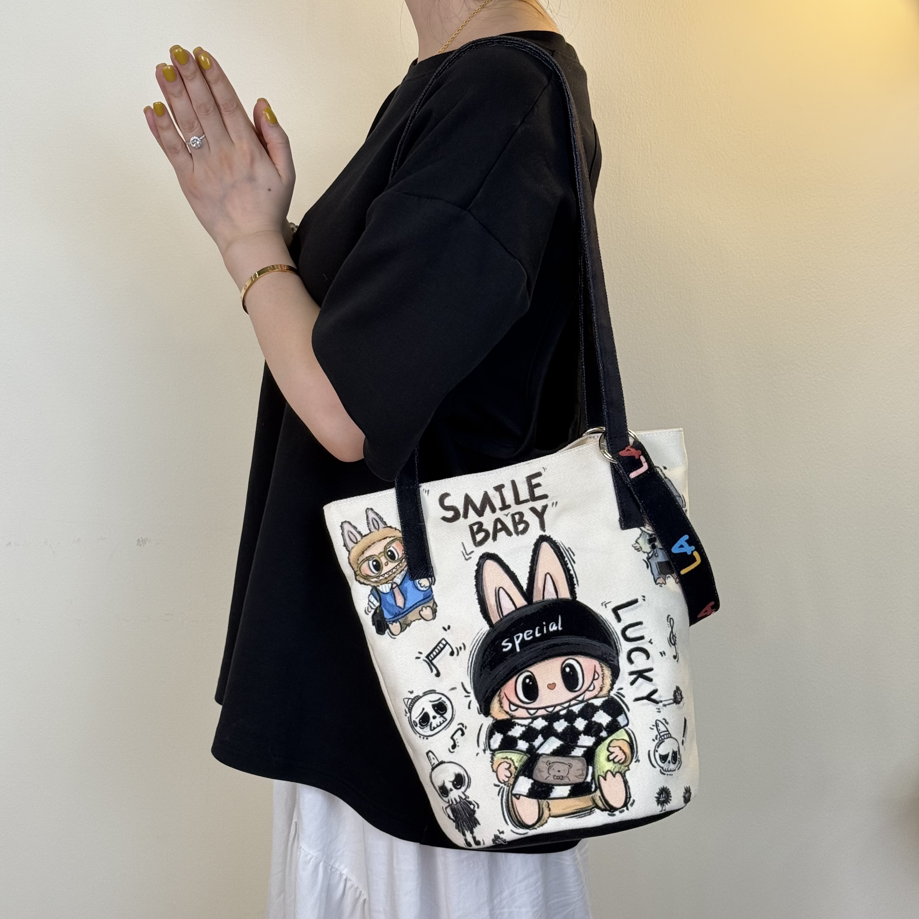 【壹】MIAOluck噗噗可爱公仔2025款斜挎包流行帆布袋子百搭帆布包包