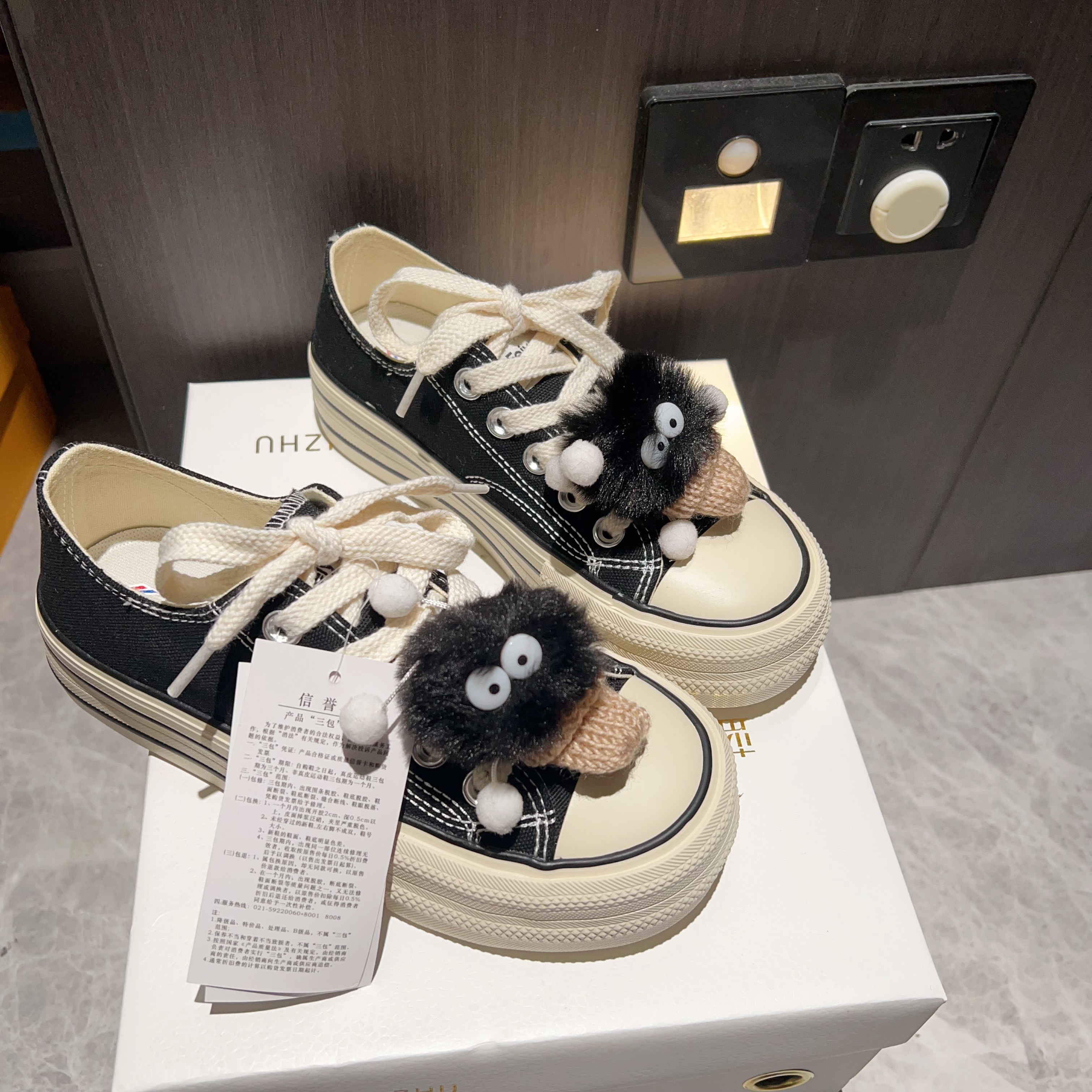 女款鞋子透气黑色基础款经典百搭帆布鞋女春季新款学院风板鞋9550